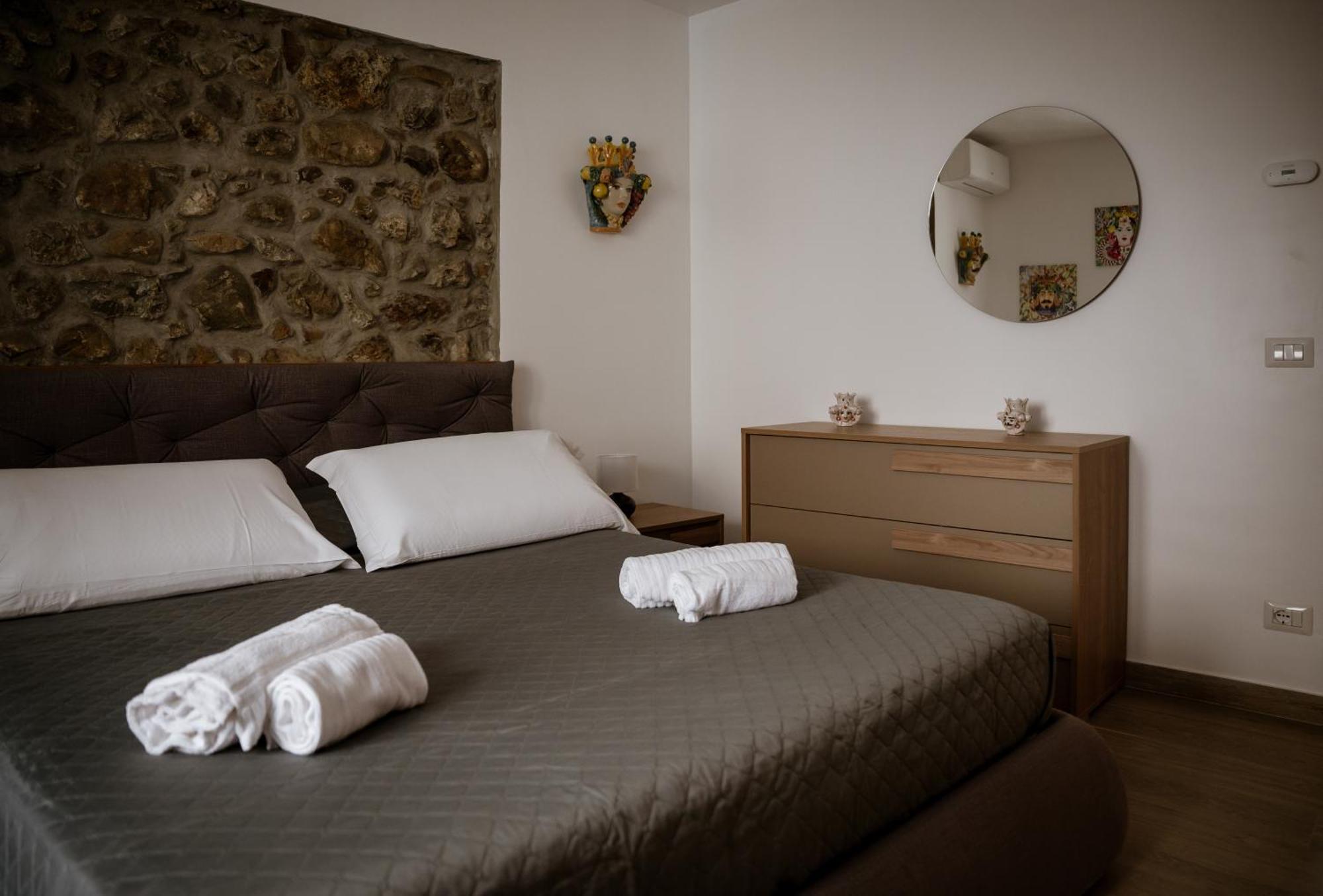 Cortilia Holiday House เชฟาลู ภายนอก รูปภาพ