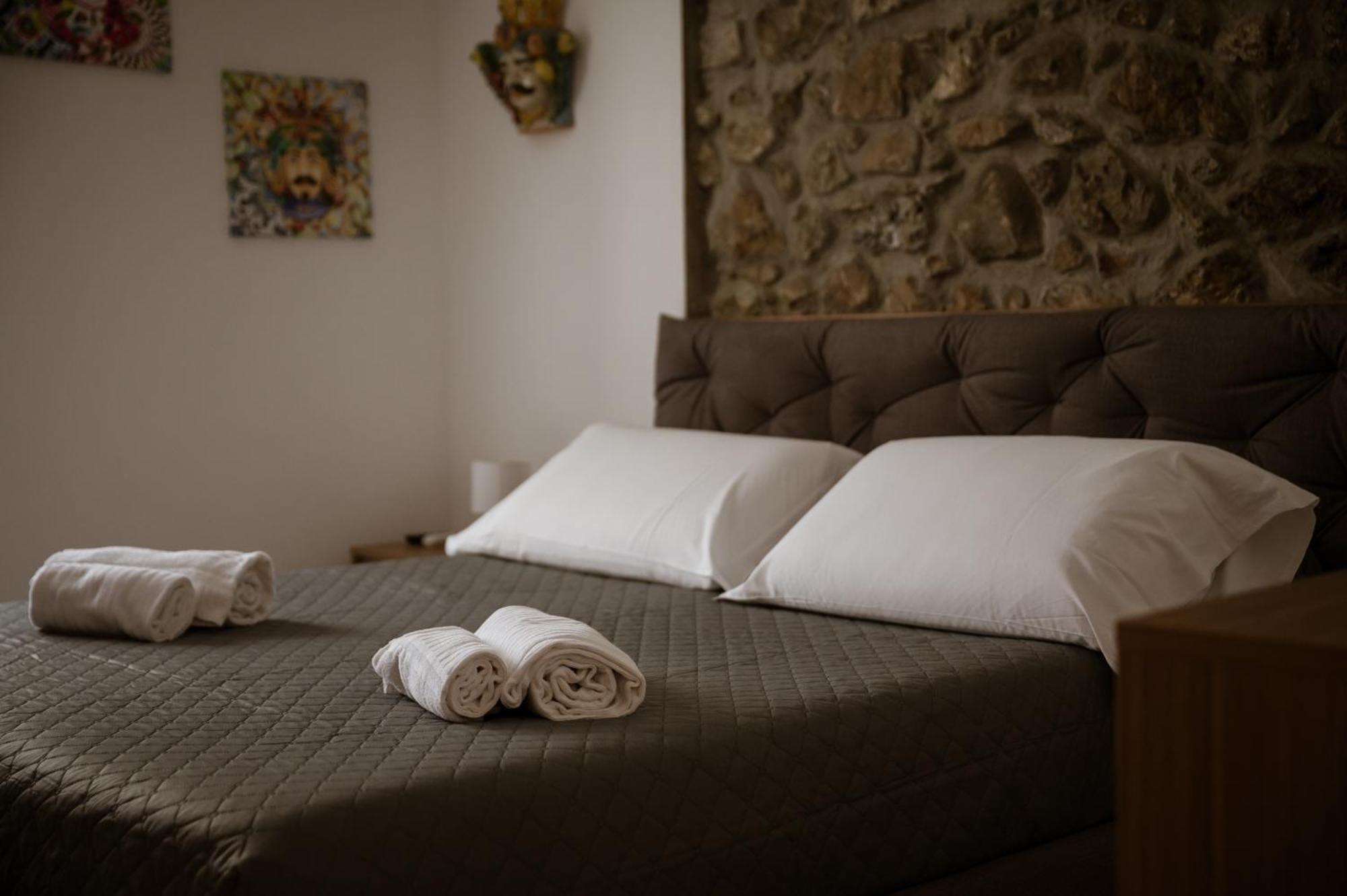 Cortilia Holiday House เชฟาลู ภายนอก รูปภาพ
